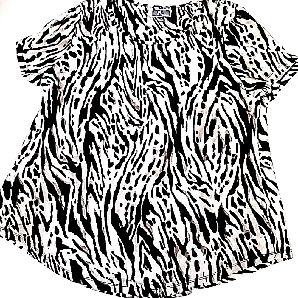 JM Collection ladies tee large